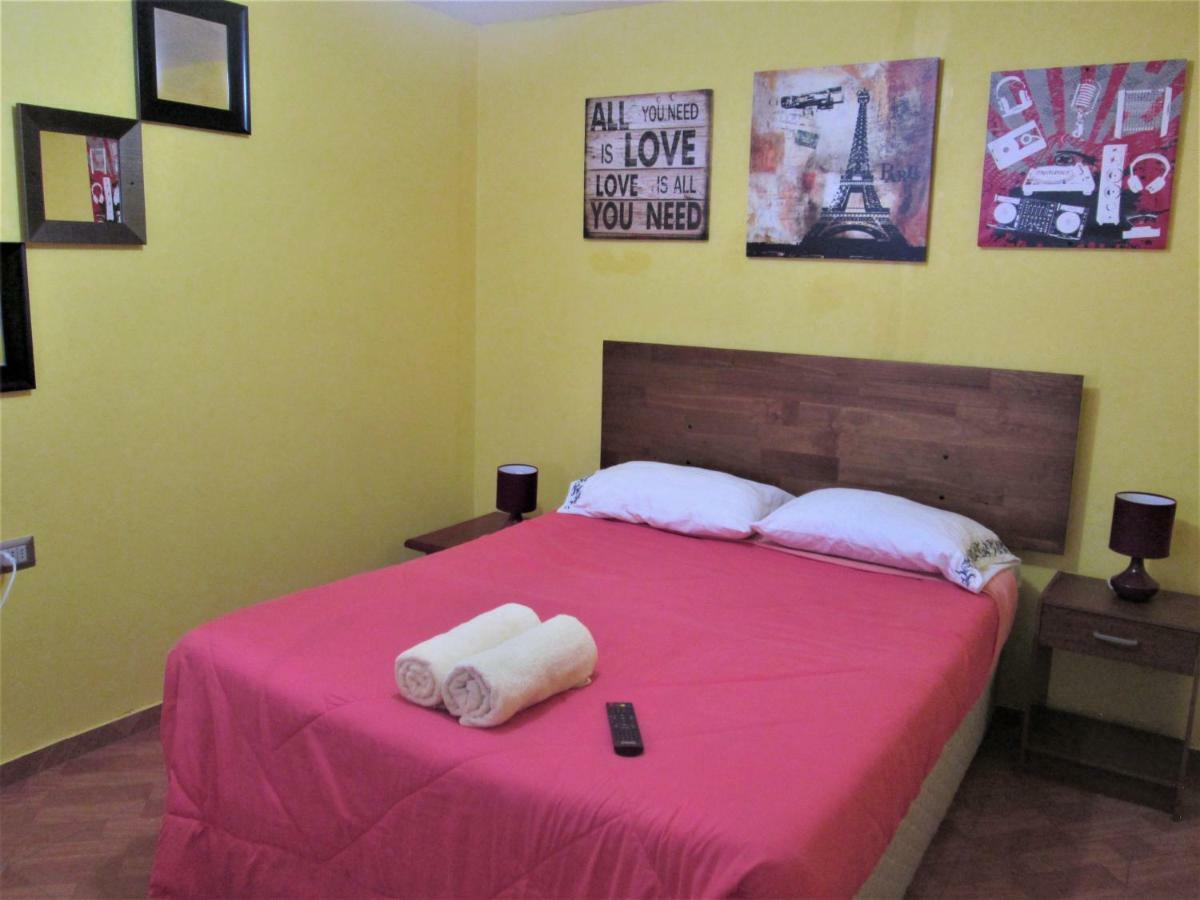 Casa Tiny Habitación en casa particular *